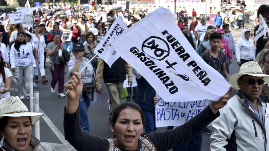 ‘Fuera Peña’ marca la protesta de mexicanos contra gasolinazo