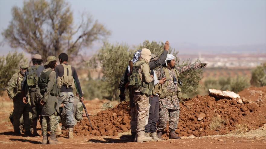 ‘Rebeldes’ sirios en la ciudad siria de Al-Bab.