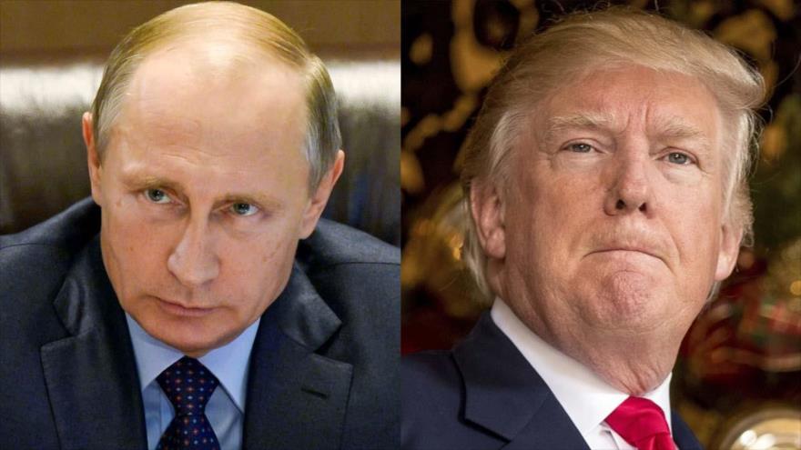 El presidente electo de EE.UU., Donald Trump (dcha.), y el presidente ruso, Vladimir Putin.