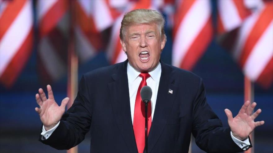 El presidente electo de EE.UU., Donald Trump, pronuncia un discurso durante su campaña como candidato por el Partido Republicano, 19 de julio de 2016.