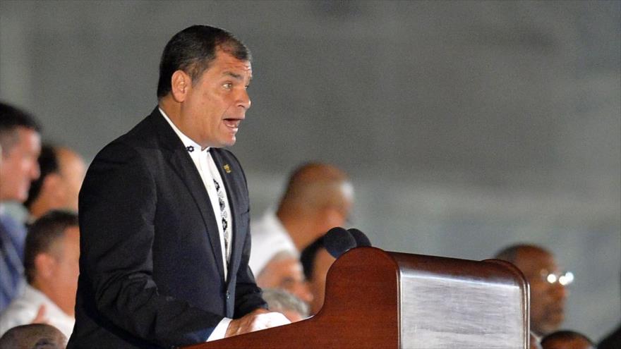 Presidente de Ecuador denuncia planes contra su Gobierno