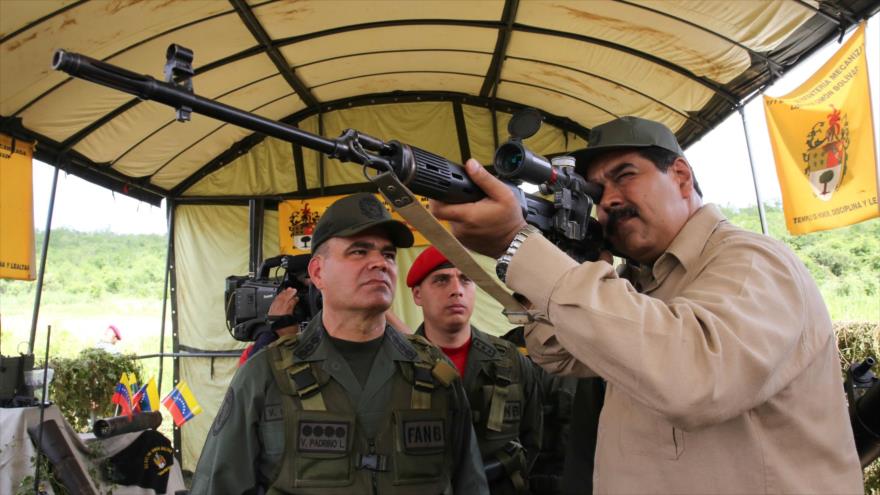 Maduro ostenta unidad de misiles que derriba 24 aviones a la vez