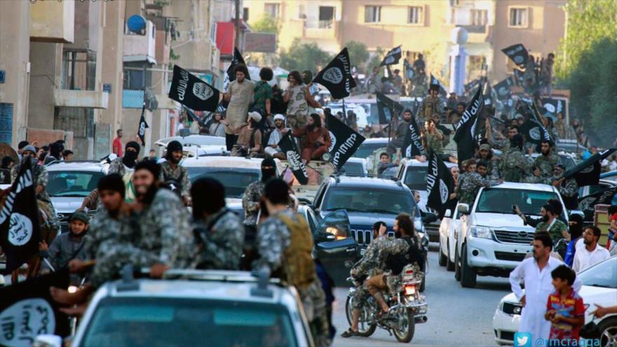Terroristas de Daesh llegan a la ciudad de Al-Raqa, en Siria