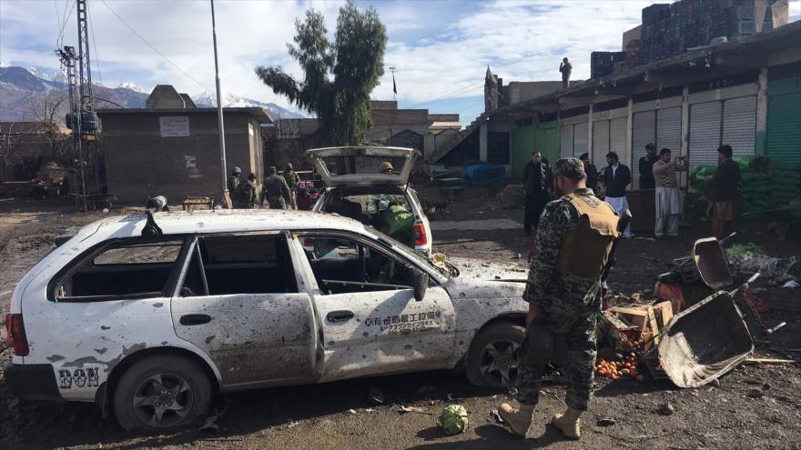 Una potente explosión de bomba ha causado una gran destrucción en un mercado de un barrio mayoritariamente chií en la ciudad de Parachinar, en el noroeste de Paquistán, 21 de enero de 2017.