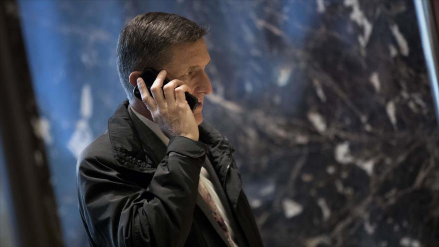 Michael Flynn, asesor de Seguridad Nacional del presidente Donald Trump, llega a la Torre Trump, Nueva York, 12 de enero de 2017.