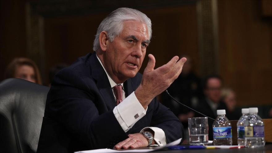 Rex Tillerson, nominado por el presidente electo de EE.UU., Donald Trump, para fungir como secretario de Estado habla durante su audiencia de confirmación ante el Comité de Relaciones Exteriores del Senado, 11 de enero de 2017.