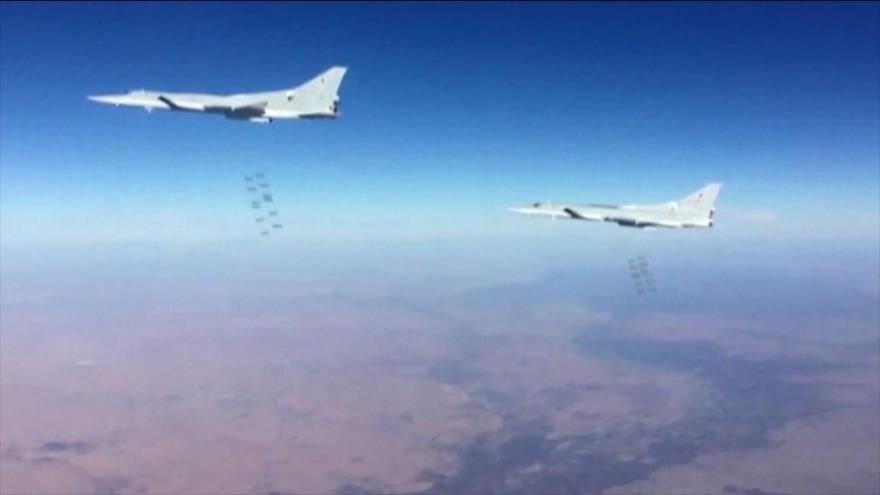 Vídeo: Bombarderos rusos lanzan bombas sobre terroristas en Siria
