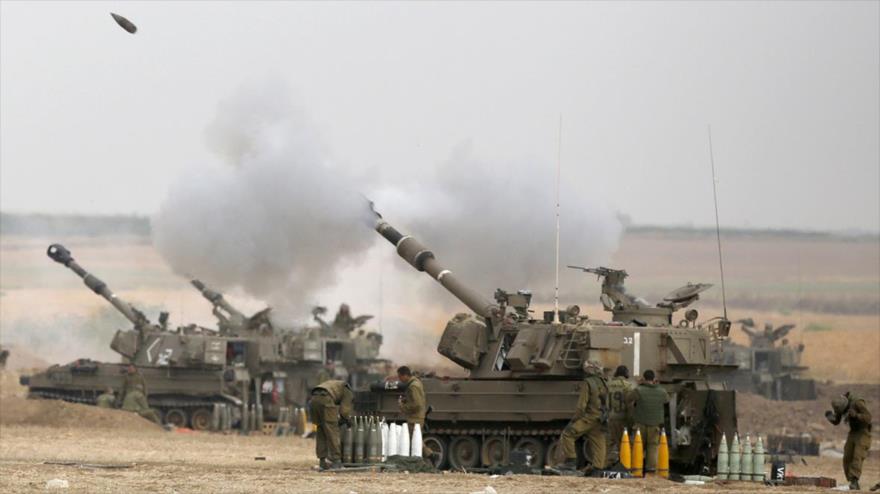 La artillería israelí dispara proyectiles de 155mm contra la Franja de Gaza.