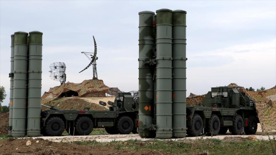 Sistema de defensa aérea S-400 desplegado en el noroeste de Siria, 16 de diciembre de 2015.