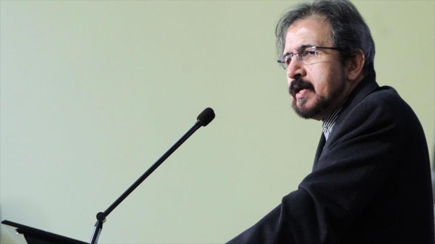 El portavoz del Ministerio de Exteriores de Irán, Bahram Qasemi, responde a las preguntas de los periodistas en una conferencia de prensa en Teherán (capital persa), 23 de enero de 2017.