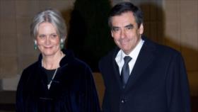 La esposa de Fillon cobró millones por ¡trabajo que no prestó! 