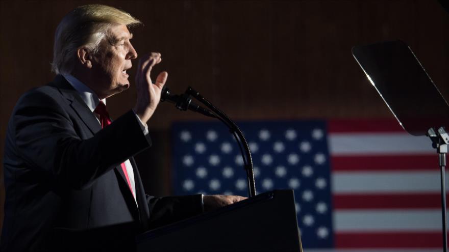 El presidente de EE.UU., Donald Trump, ofrece un discurso ante el personal del Departamento de Seguridad Nacional en Washington, 25 de enero de 2017.