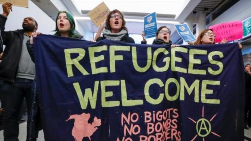 Premios Nobel condenan orden migratoria de Trump | HISPANTV