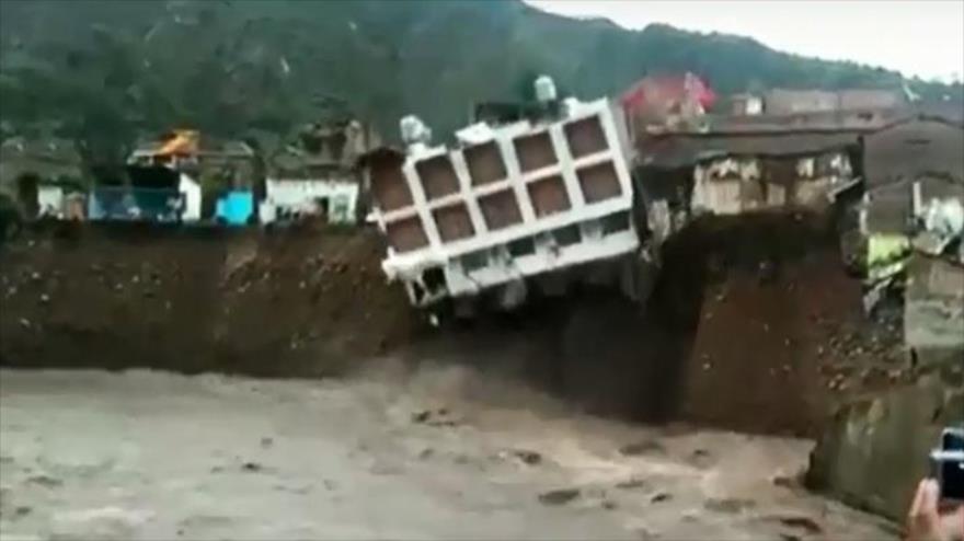 Vídeo: Vean cómo se cae un hotel en Perú a causa de las lluvias