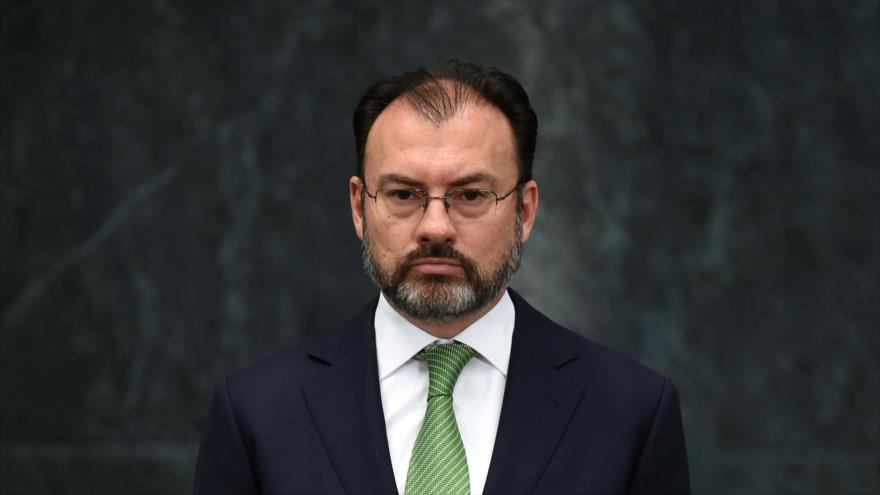 El ministro de Relaciones Exteriores de México, Luis Videgaray, asiste a una ceremonia en la residencia presidencial de Los Pinos en la Ciudad de México, 4 de enero de 2017.
