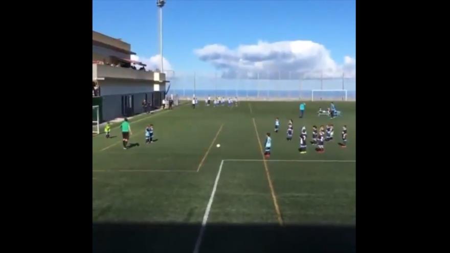 Fútbol más tierno: Hizo un gol y lo festejaron hasta sus rivales