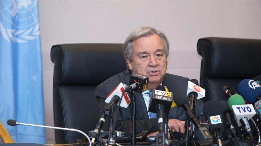 El Secretario General de las Naciones Unidas, Antonio Guterres, da una conferencia de prensa en Addis Abeba, capital de Etiopia, 30 de enero de 2017.