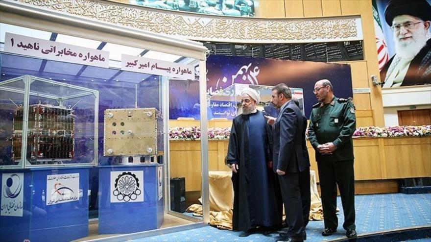 Irán expone dos nuevos satélites de fabricación nacional