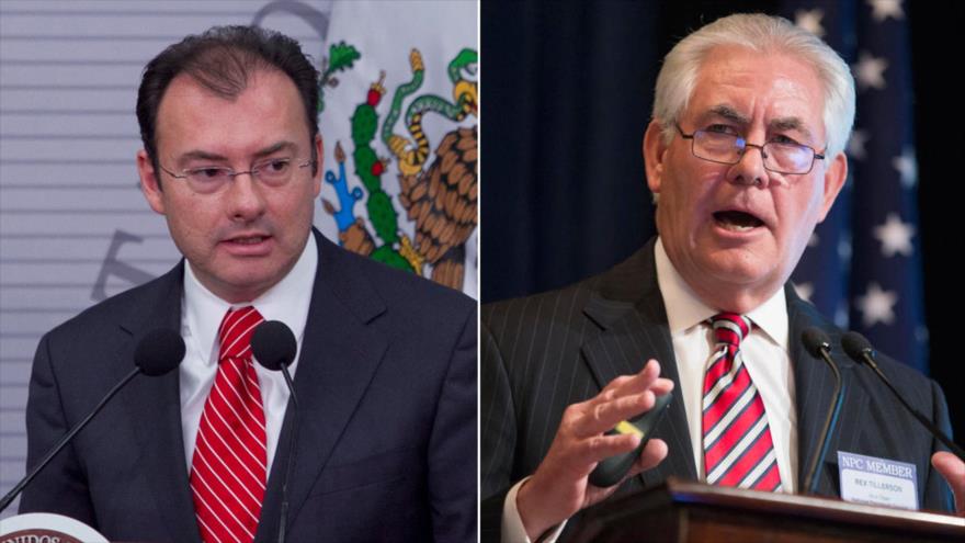 El canciller mexicano, Luis Videgaray (Izqda.), y el secretario de Estado de EE.UU., Rex Tillerson.