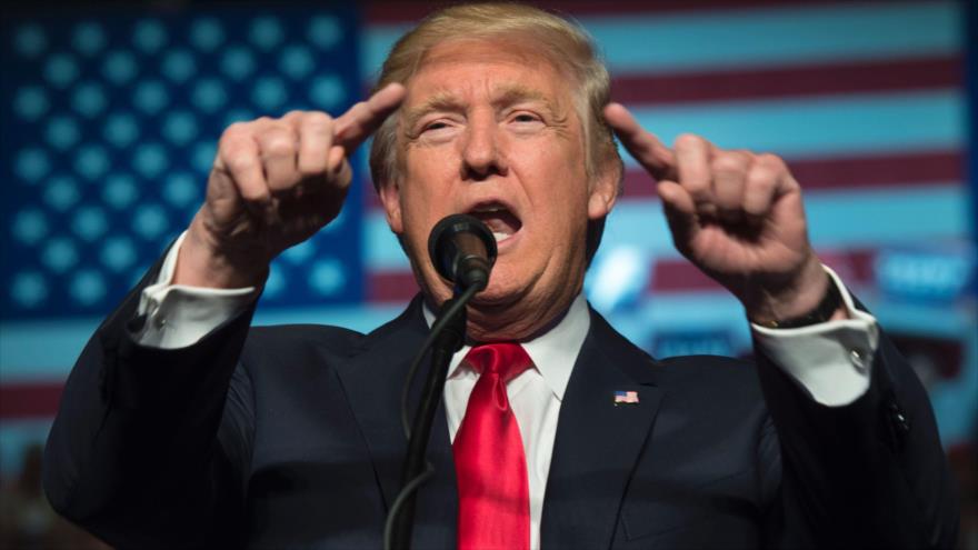 El presidente de EE.UU., Donald Trump, ofrece un discurso.