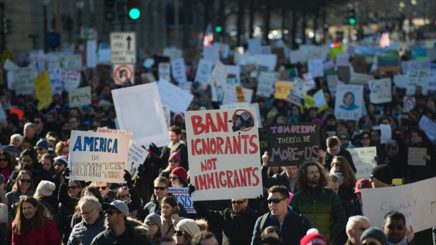 Masiva protesta en Florida contra veto migratorio de Trump