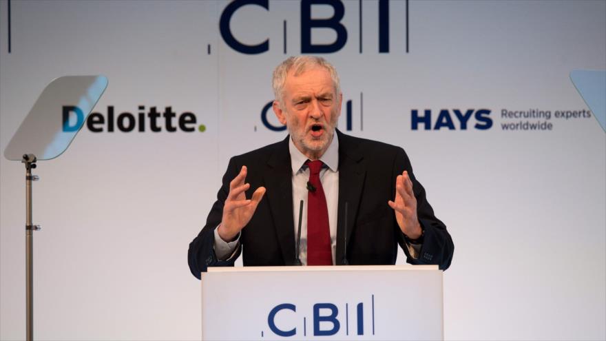 El líder laborista británico, Jeremy Corbyn, ofrece un discurso en Londres (capital británica), 21 de noviembre de 2016.