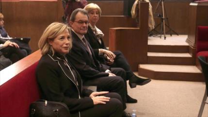 Juicio a expresidente catalán por consulta independentista de 2014‎