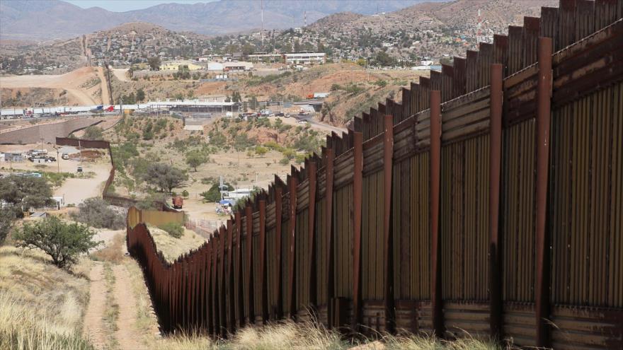 Muro fronterizo entre México y Estados Unidos, en el estado de Arizona.