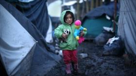 Gobierno británico suspende acogida de niños refugiados