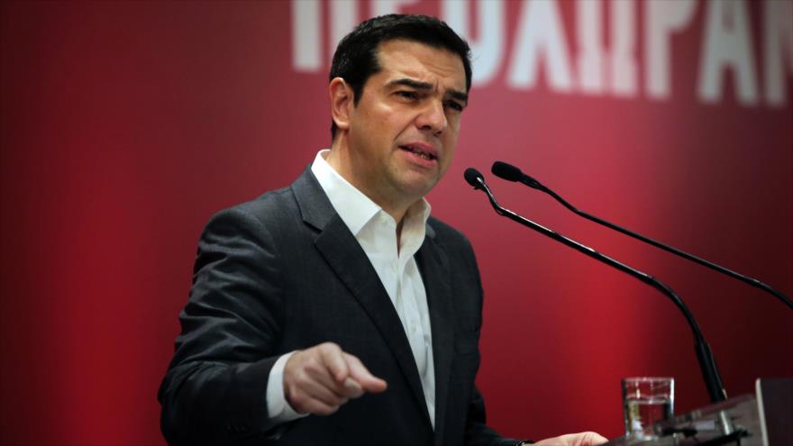 El primer ministro griego, Alexis Tsipras, habla durante una reunión de su partido Syriza en Atenas, 11 de febrero de 2017.