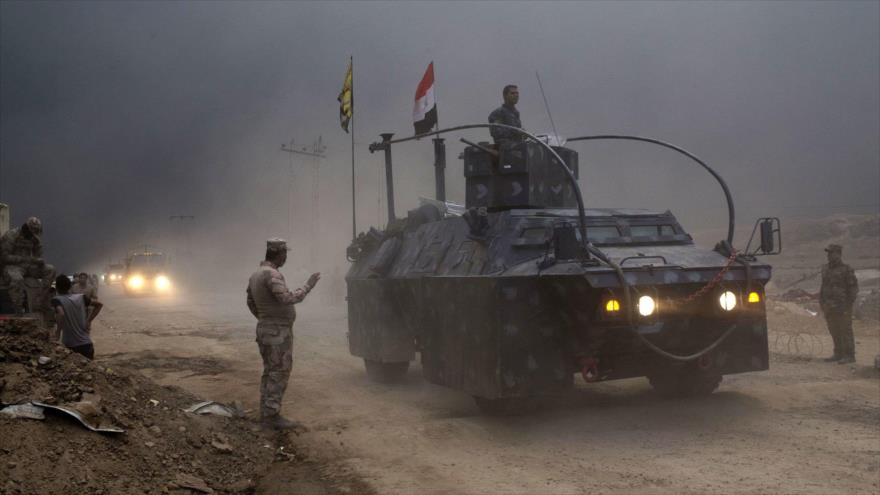 Unidades militares del Ejército iraquí y de Al-Hashad al-Shabi avanzan hacia Mosul.