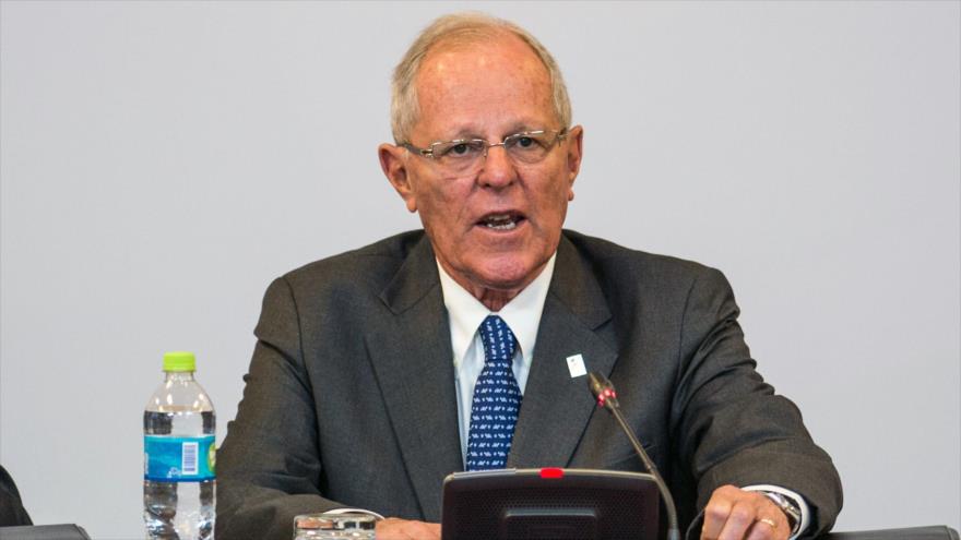 El presidente peruano, Pedro Pablo Kuczynski, habla durante durante el III Gabinete Binacional Perú-Colombia, en Arequipa, sur de Perú, 27 de enero de 2017.