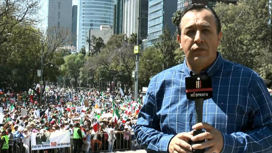 Miles de personas marchan contra Trump en la Ciudad de México