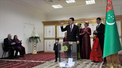 Presidente turkmeno elegido por tercera vez con 98 % de votos‎