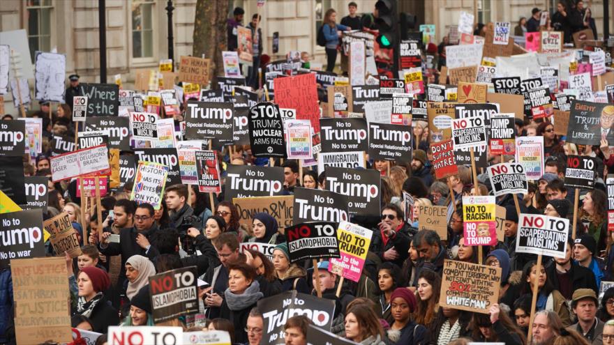 Una manifestación en Londres (la capital británica) contra el presidente estadounidense, Donald Trump, 4 de febrero de 2017.