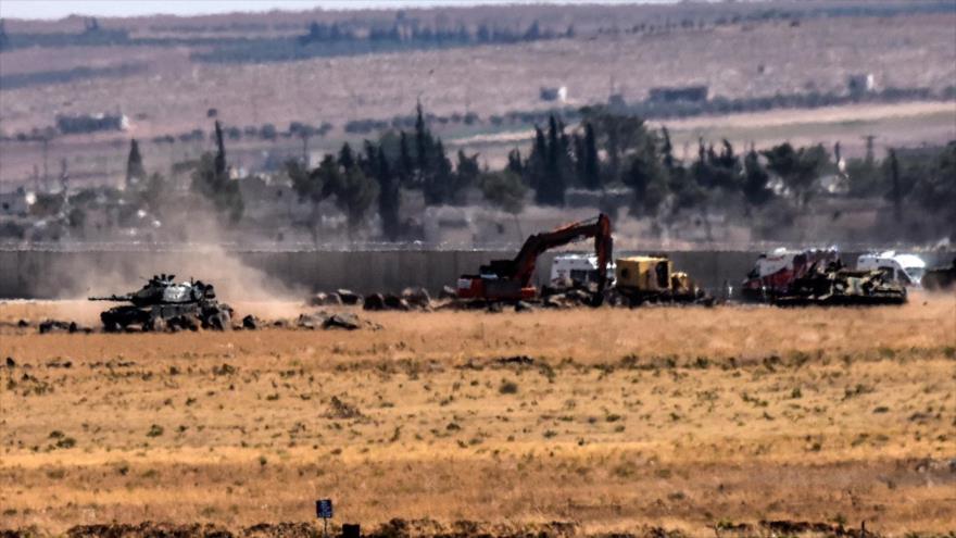 Tanque del Ejército de Turquía, desplegado a lo largo de la frontera con Siria, 4 de septiembre de 2016.