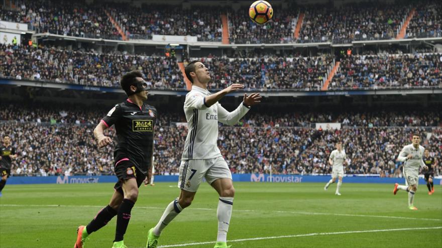 Espectacular caño de C.Ronaldo que explotó en redes sociales