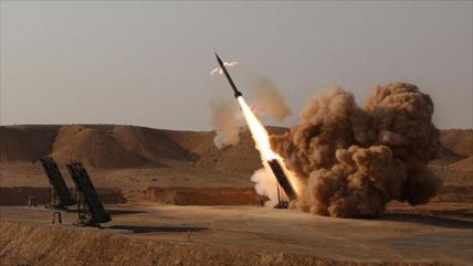 Irán prueba con éxito cohetes guiados con alcance de 1000 km