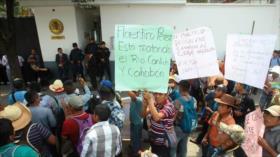 Guatemaltecos protestan contra el presidente del Real Madrid