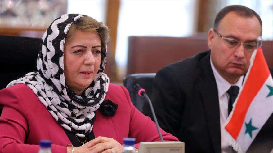 La presidenta del Parlamento sirio, Hadia Half Abás, durante una reunión con su homólogo iraní, Ali Lariyani, en Teherán, 26 de septiembre de 2016.