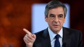 Fillon deja atrás a Macron en intención de voto en Francia