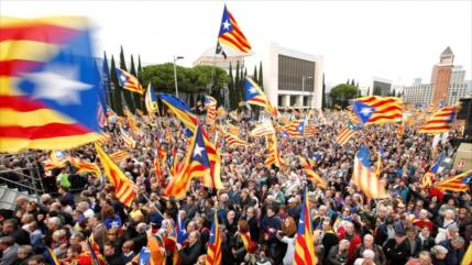 ‘España, un gobierno autoritario si rechaza referéndum catalán’