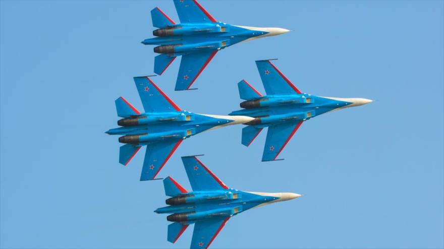 Aviones rusos de combate Sujoi Su-27.