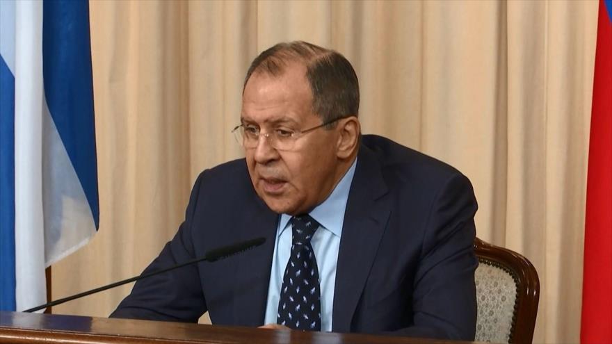 El canciller de Rusia, Serguei Lavrov, durante una rueda de prensa con su par salvadoreño, Hugo Martínez, en Moscú, 3 de marzo de 2017.