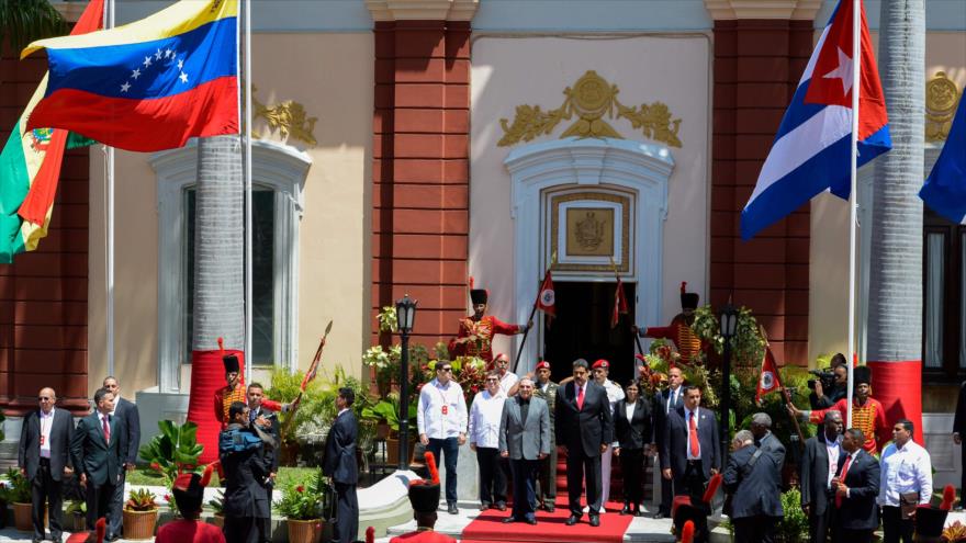 Raúl Castro carga contra “irracional” propuesta de Trump sobre muro