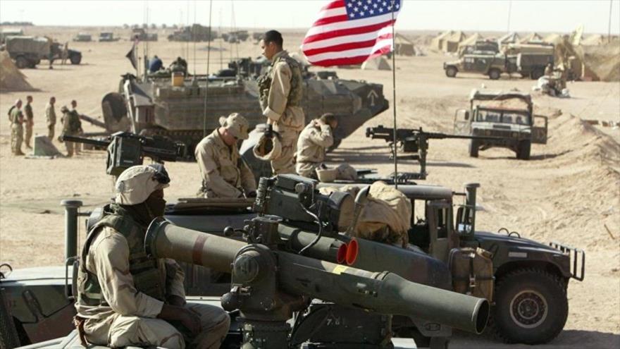 Unidades militares del Ejército estadounidense desplegadas en una base militar en Kuwait.