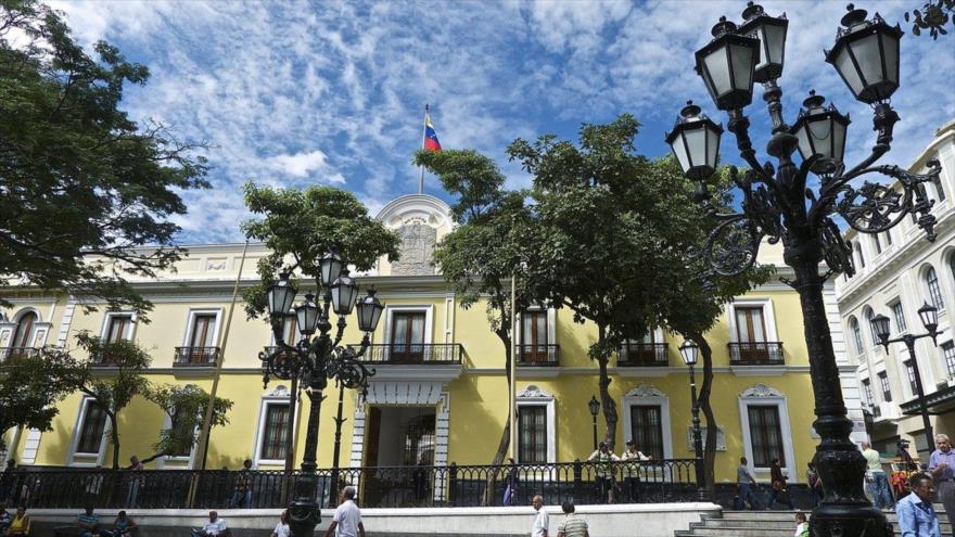 El edificio del Ministerio de Asuntos Exteriores de Venezuela, Caracas (la capital).
