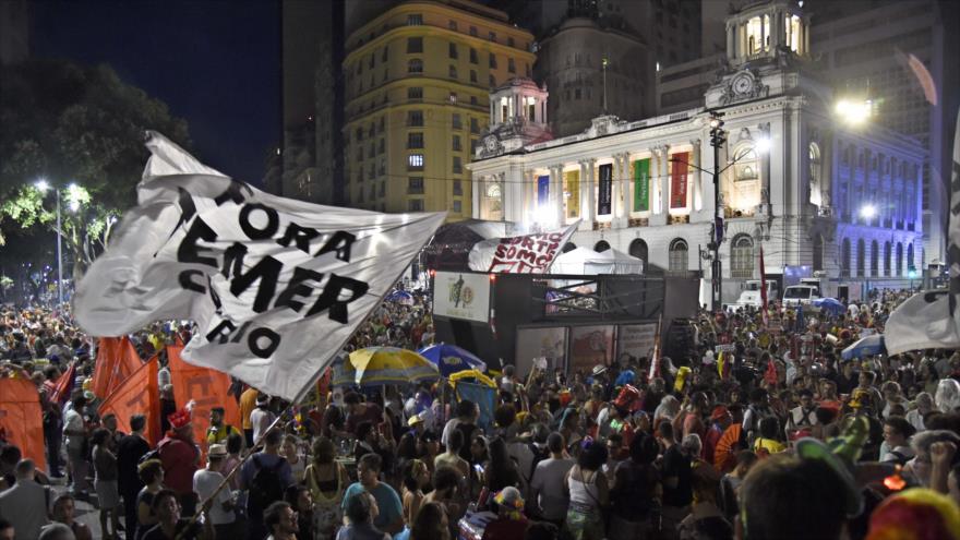 Una manifestación contra el presidente de Brasil, Michel Temer, en Río de Janeiro, con el lema de “Fuera Temer”, 24 de febrero de 2017.