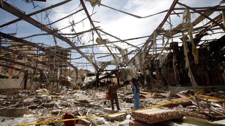 Escombros de una sala donde se llevaba a cabo un funeral en Saná (Yemen) tras ser objeto de un ataque aéreo saudí, octubre de 2016.
