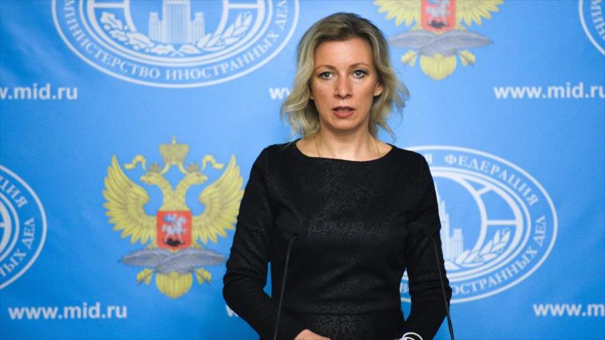 La portavoz del Ministerio de Asuntos Exteriores de Rusia, María Zajárova, en una rueda de prensa, febrero de 2015.